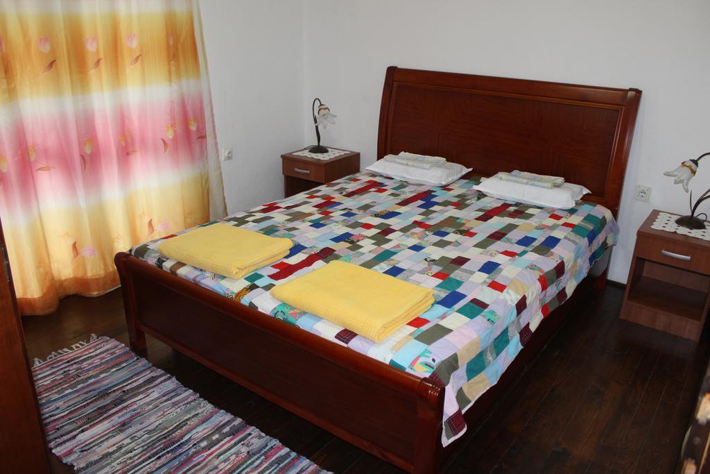 Apartments Mijuskovic Donji Morinj Quarto foto